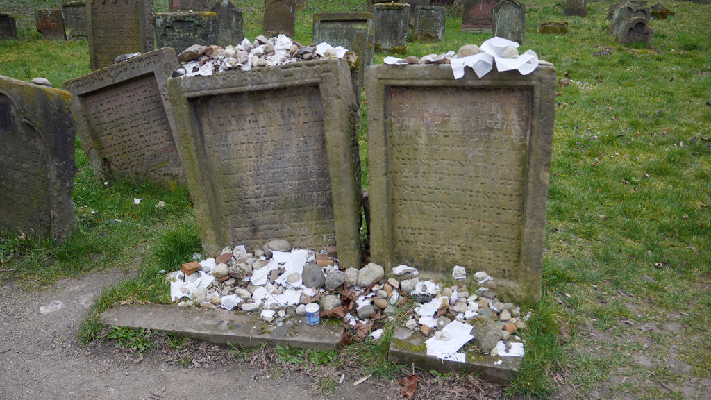 The Two graves